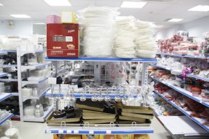 hang-sieu-thi-thang-8-3