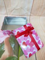 Hộp Thiếc Chữ Nhật Tim Nơ Đỏ - Ảnh 2