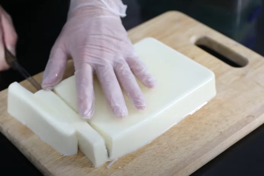 Cách làm chè khúc bạch trái cây dẻo mịn, thanh mát 7 Cách làm chè khúc bạch trái cây dẻo mịn, thanh mát