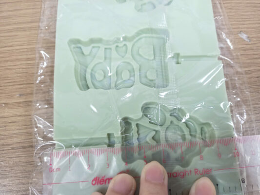 z6112403286530 5d2bfdc16006e2d8182e37c76bf8971c 1 D1011 - Khuôn Silicon Baby Làm Kẹo Mút- Giao màu ngẫu nhiên