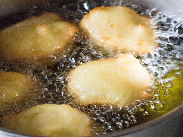 Công thức làm Bánh Choux Chiên không cần lò nướng siêu dễ! 4 Công thức làm Bánh Choux Chiên