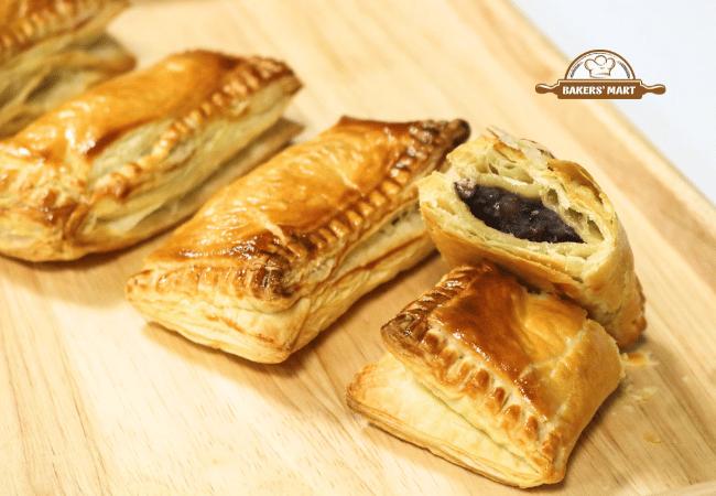 Bánh Gối Nhân Đậu Đỏ - ngọt bùi, giòn tan hòa quyện vị giác 2 Bánh Gối Nhân Đậu Đỏ – ngọt bùi, giòn tan hòa quyện vị giác