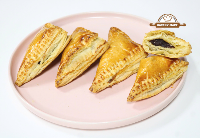 Bánh Gối Nhân Đậu Đỏ - ngọt bùi, giòn tan hòa quyện vị giác 3 Bánh Gối Nhân Đậu Đỏ – ngọt bùi, giòn tan hòa quyện vị giác