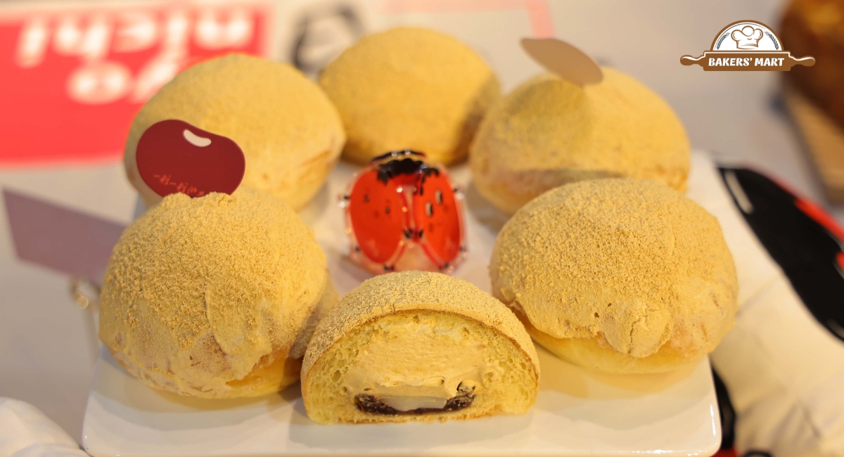 Soy Cream & Red Bean Paste Mochi Bun