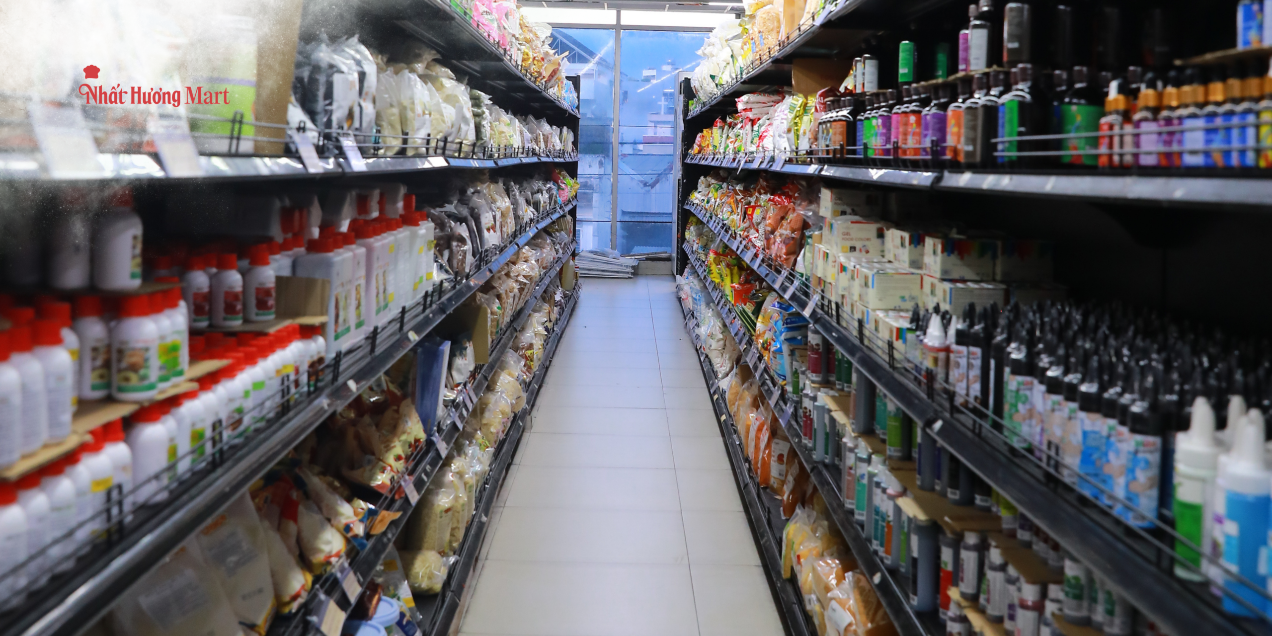 Mua nguyên liệu và dụng cụ làm bánh