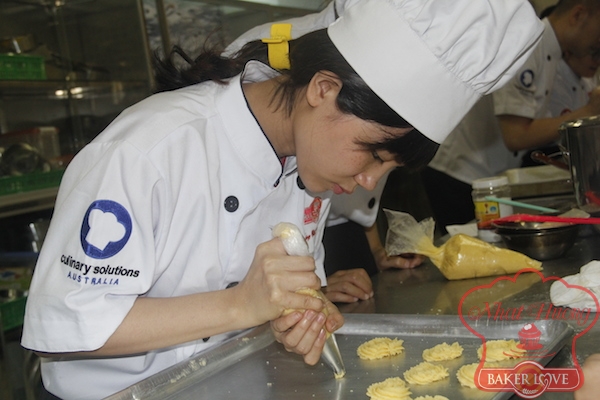 HỌC làm bánh tại Trung Tâm dạy nghề bánh Nhất Hương