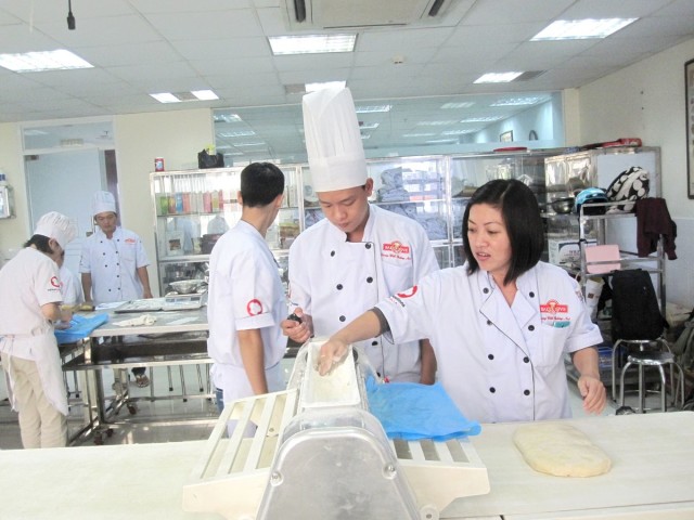 Học Làm Bánh Chuyên Nghiệp tại Trung Tâm Dạy nghề Bánh Nhất Hương