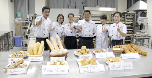 Học Làm Bánh Chuyên Nghiệp tại Trung Tâm Dạy nghề Bánh Nhất Hương